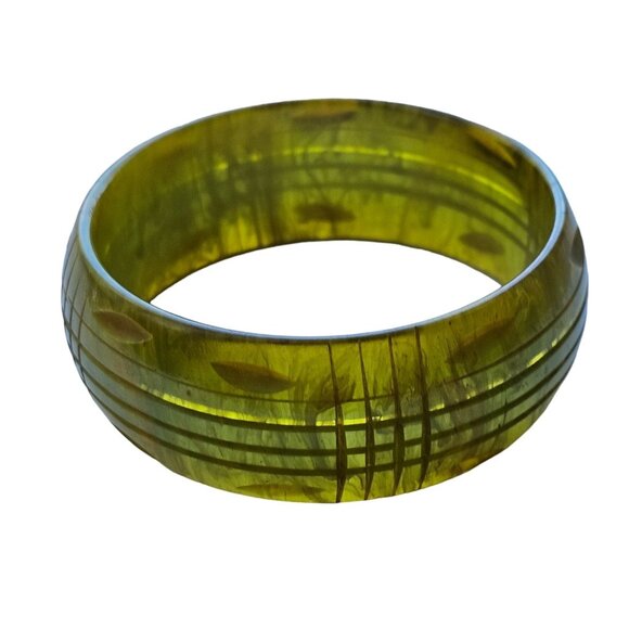 Vintage Bakelite Apple Juice Carved Bracelet Bangle Small Size - Picture 1 of 16